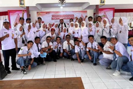 Musrenbangcam Godong 2026 Unik, Camat Godong Angga Putra Widanis Hadir Berseragam SD
