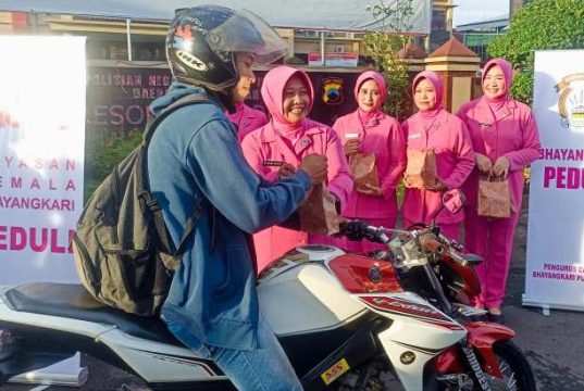 Polres Purworejo Berbagi Takjil dan Bukber Anak Yatim, Wartawan , dan Pegiat Medsos