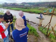 Ombudsman Jateng Sentil Pemkot Semarang, atas Mangkraknya Jembatan Tambaksari Mangkang Wetan Tim Ombudsman meninjau proyek pembangunan jembatan Tambaksari di Kelurahan Mangkang Wetan, Kecamatan Tugu, Kota Semarang, Selasa, 3 Februari 2025. (Dok)
