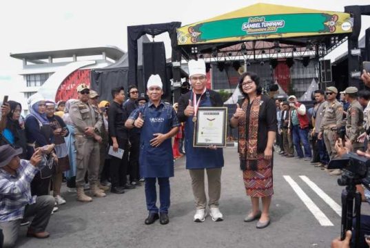 Sragen Catat Rekor Dunia di MURI; Sajian Sambal Tumpang Terbanyak