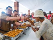 Ratusan Lansia Kota Magelang Mendapat Makan Siang Gratis dan Sembako