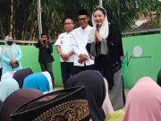 Ngabuburit Bareng Warga Negarayu, Bupati Brebes Dengarkan Keluh Kesah Lansia