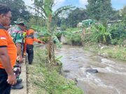 Dua Sepeda Motor Dilaporkan Hanyut di Sungai Karangmalang, Satu Orang Belum Ditemukan