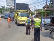 Arus Lalin Usai Tanggul Jebol Terkendali, Satlantas Polres Grobogan Arahkan ke Jalur Alternatif
