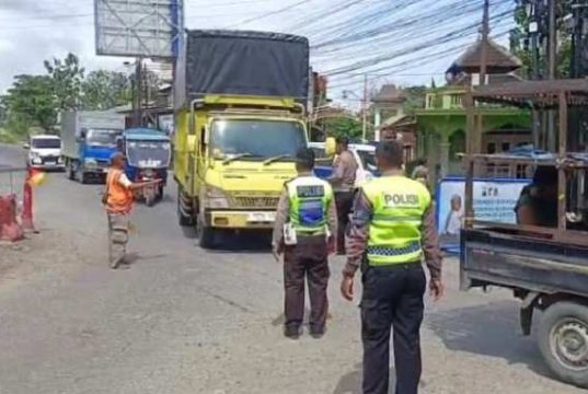 Arus Lalin Usai Tanggul Jebol Terkendali, Satlantas Polres Grobogan Arahkan ke Jalur Alternatif