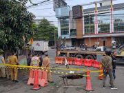 Jalan Ambles Sedalam 3 Meter di Depan Kantor Disdik Kota Semarang Diperbaiki