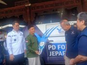 Kuatkan Literasi di Daerah, FTBM Jepara Terima Bantuan Mobil Operasional