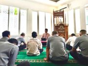 Kultum Ramadan, Kemenkum Jateng Hadirkan Ustadz Ryan Ajak Jamaah Muliakan Alquran