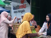 Lazismu Jawa Tengah Berbagi Takjil Melalui “Gerebeg Sayur Ramadan” Sasar 400 Penerima Manfaat