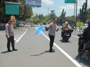 Urai Kepadatan Kendaraan, Polres Klaten Lakukan Penarikan Arus di Exit Tol Prambanan