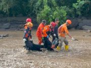 Tim SAR Gabungan Temukan Dua Korban Meninggal Terjepit Batu di Sungai