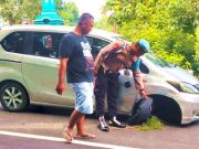 Ban Depan Pecah, Tiga Kendaraan Terlibat Kecelakaan