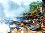 Api Tungku Dapur Berkobar, Membakar Ludes Rumah Hunian Warga