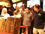 Mengunjungi Monumen Jenderal Sudirman dan Museum Song Terus
