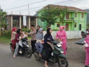 Ngabuburit, Polsek Karangsambung Bagikan 100 Paket Takjil