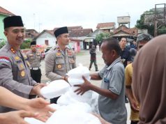 Polres Kebumen dan Kelenteng Kong Hwie Kiong Bagi 750 Takjil