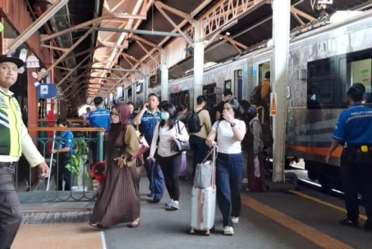 Arus Balik KA Hari Terakhir Libur Lebaran di Daop 4 Semarang Masih Padat Penumpang