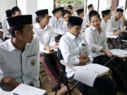 Isi Kegiatan Ramadan, 40 Santri PPQ Safiinatunnaja Wonosobo Ikuti Training Public Speaking