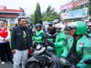 Vespa Touring dan Ngabuburide, Wagub Taj Yasin Pantau SPBU untuk Pastikan Pasokan BBM Libur Lebaran Aman