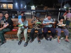 Bamag Kota Tegal Bagi Makanan untuk Buka Puasa Bersama di Gereja Tiberias