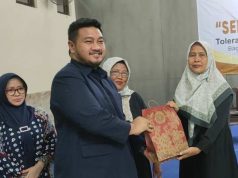 Anggota DPRD Kota Tegal Termuda Serahkan Bantuan untuk Ibu-ibu Pangajian