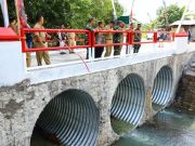 Bupati Resmikan Jembatan Jembatan Merah Putih Pedawang