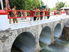 Bupati Resmikan Jembatan Jembatan Merah Putih Pedawang