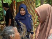 Siswa SDN 1 Kembang Berbagi untuk Lansia yang Papa