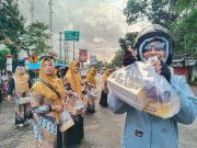 IKPTK Satkordikcam Kembang Berbagi Takjil, Anggota Non Muslim Juga Turut Berpartisipasi
