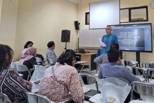 Dosen dan Tendik FTP Universitas Semarang Ikuti Workshop Jurnalistik Digital