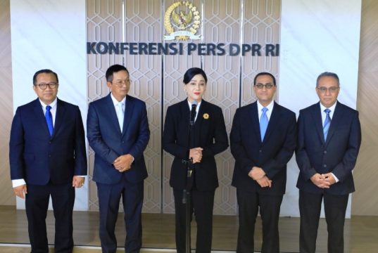 DPR RI Tetapkan Lima Calon Anggota Dewan Komisioner OJK