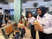 Mudik Dimulai, KAI Wisata Meriahkan Pelepasan Pemudik di Stasiun Pasar Senen
