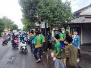 PAC IPNU IPPNU Pecangaan Turun ke Jalan Bagikan Takjil