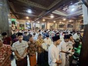 Ketika Warga Kriyan Jepara “Nyegat” Lailatul Qadar di Masjid Al-Makmur
