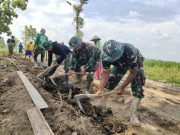 Sertu Sunardi Pimpin Satgas TMMD Ratakan Tanah Jalan Tumbuhkan Harapan