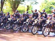 Menembak Saat Berdiri Sebagai Pembonceng Sepeda Motor
