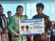 BPJS Ketenagakerjaan Batang Serahkan Santunan JKM bagi Pekerja Rentan