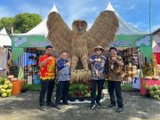 Replika Burung Hantu Raksasa Curi Perhatian di PADI Jawa Tengah 2026, Produk Unggulan Grobogan Laris Manis