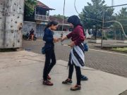 Pakai Kebaya, Atlet Panjat Tebing Jepara Peringati Hari Kartini dengan Cara Unik