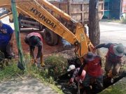 Tanggapi Aduan Warga, Wali Kota Perintah DPU Keruk Sedimentasi Saluran di Gajah Raya