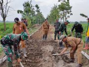 Kepala Desa dan Camat Suport Pembangunan Jalan Desa Puro Program TMMD