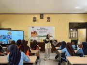 Kolaborasi SMPN 1 Pakis Aji dan Jepara Green Generation, Edukasi Siswa Membuat Kompos