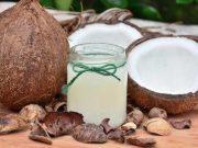 Manfaat Air Kelapa Tua bagi Kesehatan Tubuh, Yuk Simak Penjelasannya