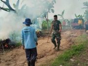 Kabut Asap Selimuti Lokasi TMMD Sragen, Satgas Lakukan Aksi Bersih Lingkungan