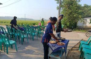 Warga Sidikan Sambut TMMD dengan Gotong Royong dan Jamuan Hasil Bumi