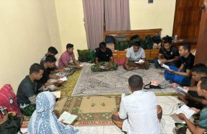 Usai Berjibaku dengan Pekerjaan Pembangunan, Satgas TMMD Sragen Bangun Kedekatan Hati Melalui Doa