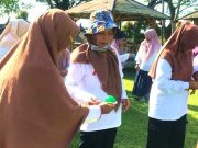 Prosesi Wisuda Diawali dengan Naik Sepur Kelinci