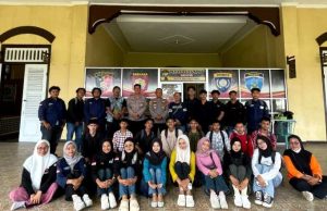 35 Mahasiswa FT UMNU Kebumen Pelajari Bangunan Klasik di Prembun
