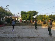 Satgas TMMD Latih Anak Desa Bermain Voli, Bangun Semangat dan Kedekatan
