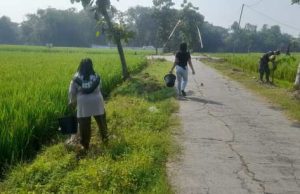 Sugiyem dengan Telaten Rawat Pohon TMMD untuk Masa Depan Desa